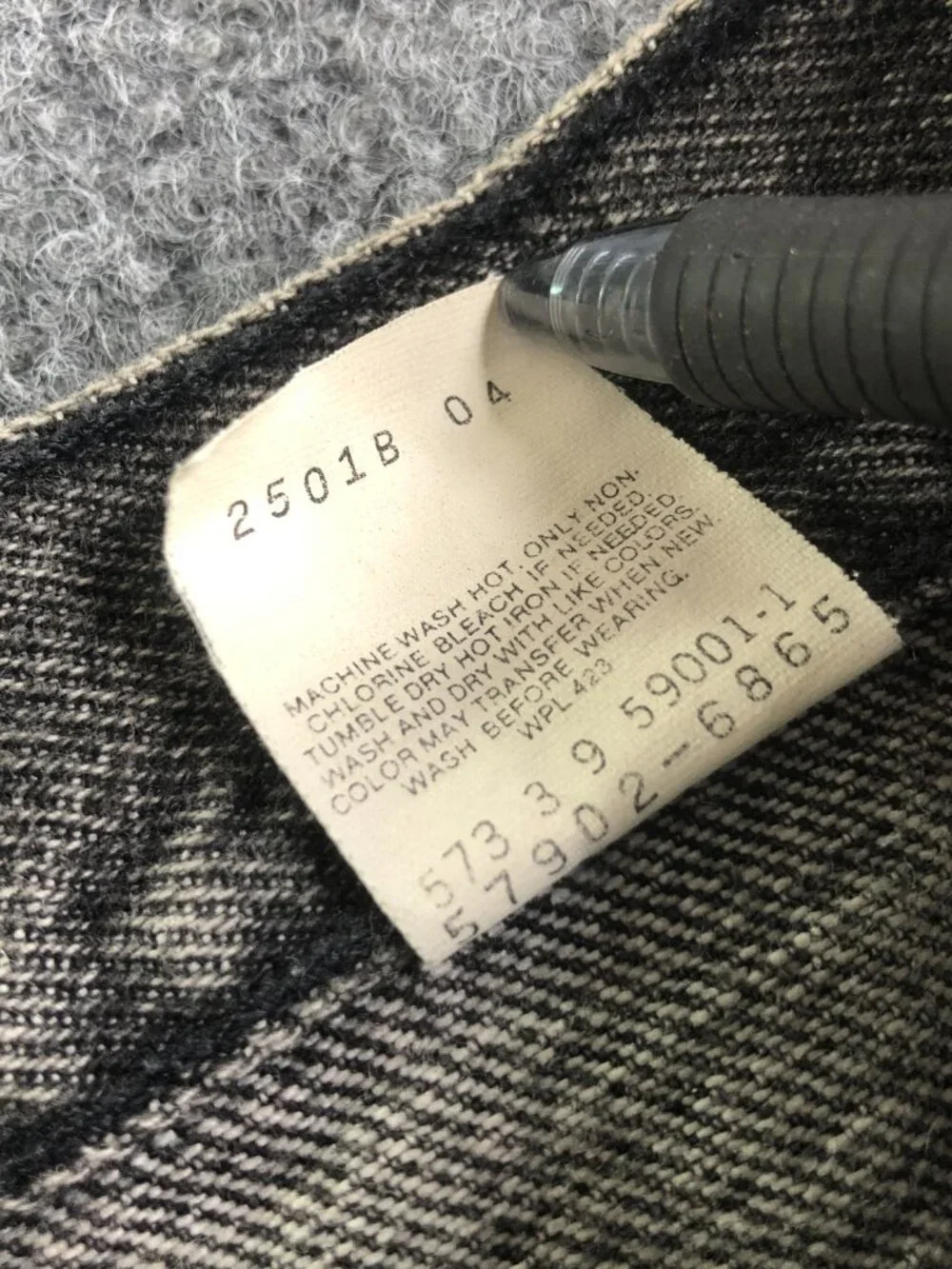 Vintage Levis Jeans Womens 25x30 Black 900 Series Tapered Mom USA High Waist - Picture 5 of 14